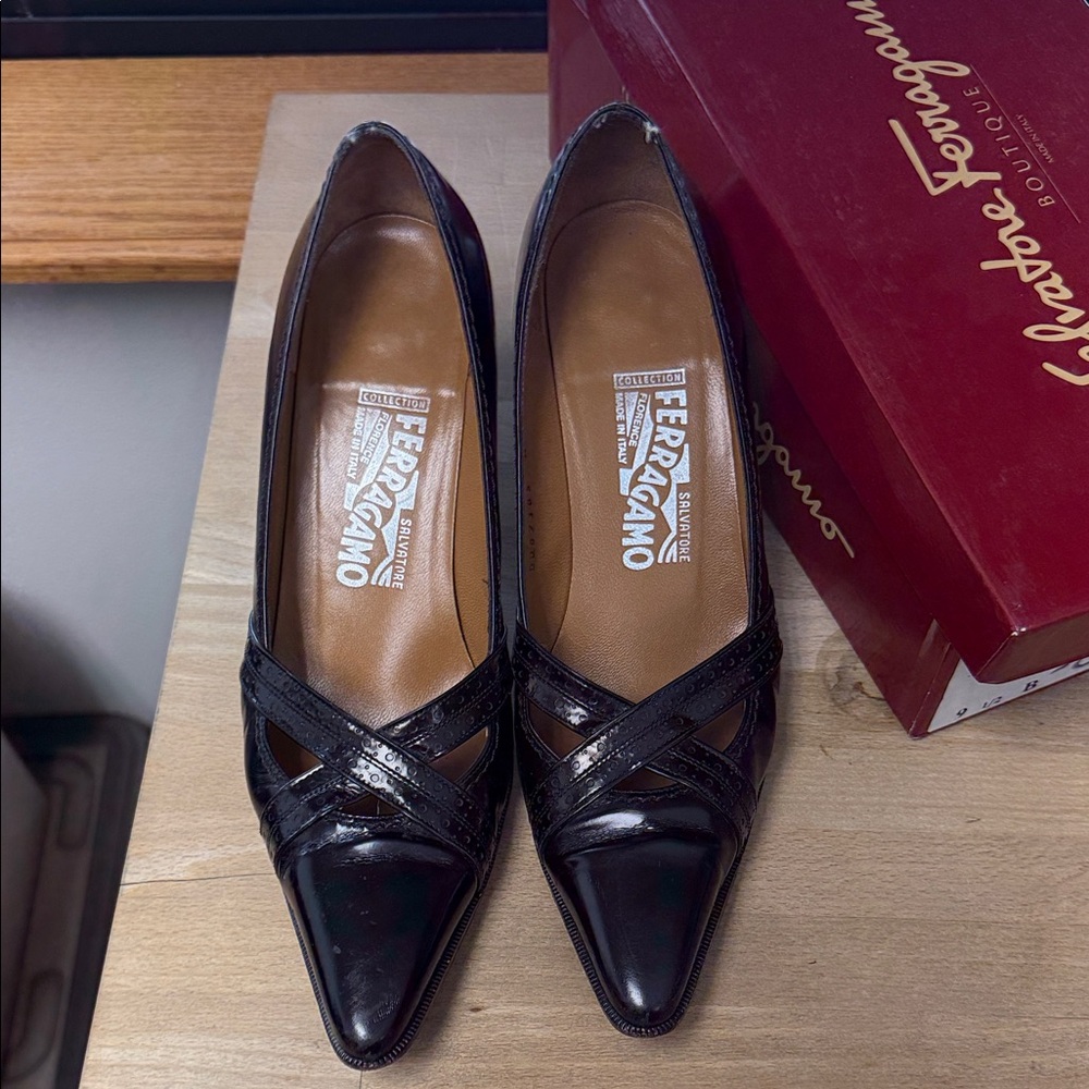 Salvatore Ferragamo Women's Black Patent Leather Heels SZ9.5